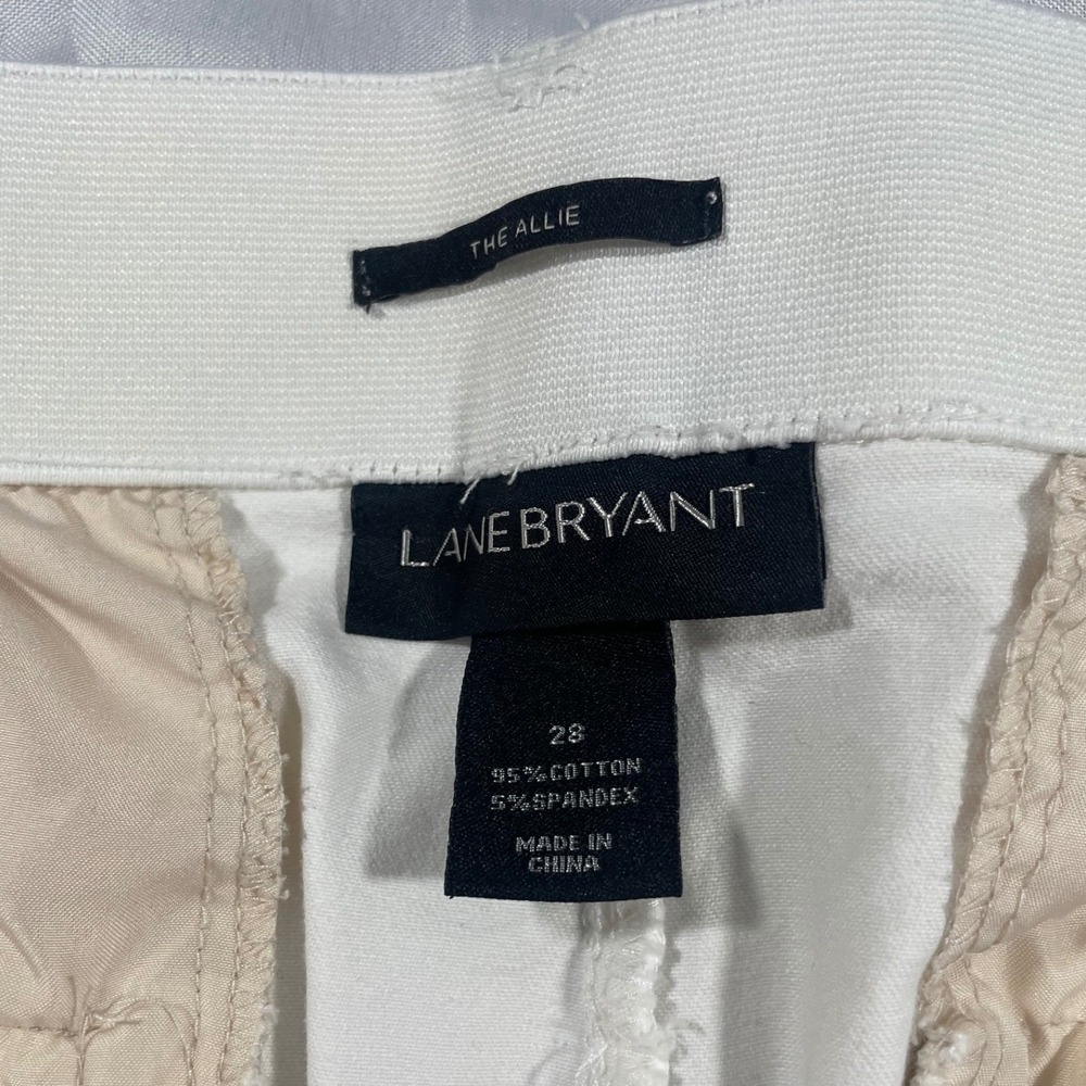 Lane Bryant Womens The Allie Capri Pants Size 28 4X White Casual Scalloped Hem - Picture 5 of 7
